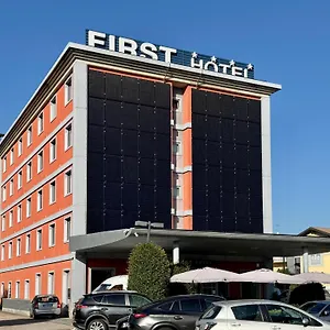 فيرست مالبينزا 4* كازي نْووفي